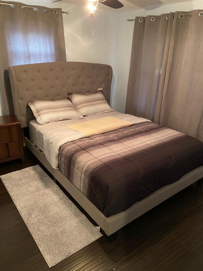 Windsor Airport Room Accommodation Bagian luar foto