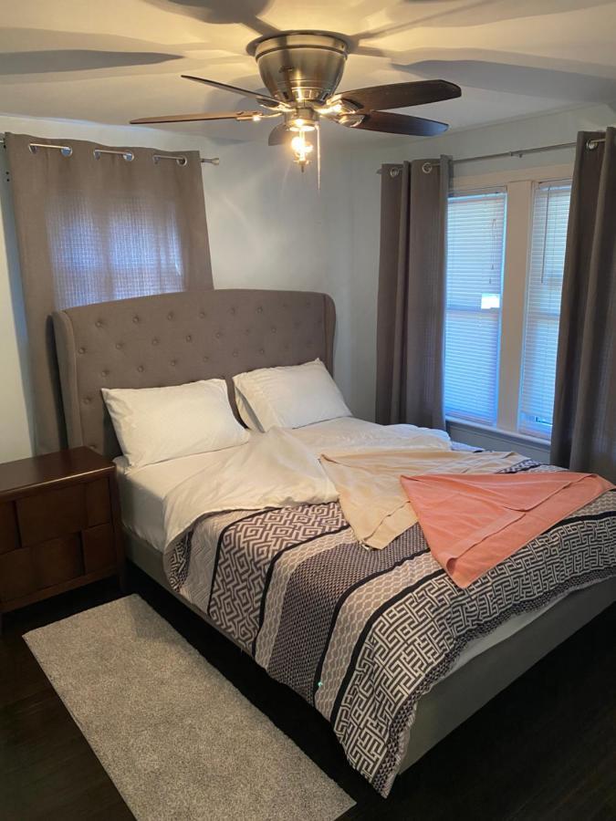 Windsor Airport Room Accommodation Bagian luar foto